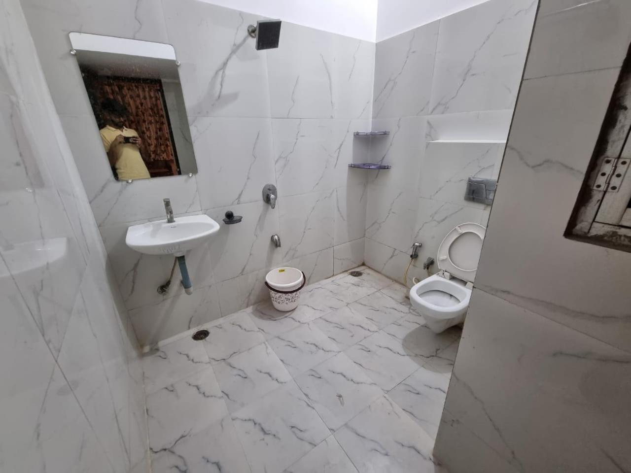 Leela Homestay Jabalpur - Lily - 2 Bhk Luxury Appartment Exteriér fotografie