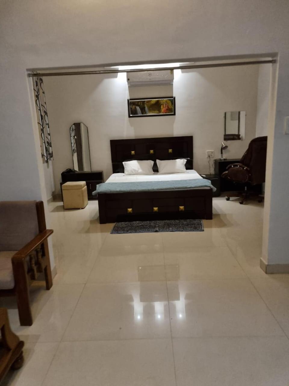 Leela Homestay Jabalpur - Lily - 2 Bhk Luxury Appartment Exteriér fotografie