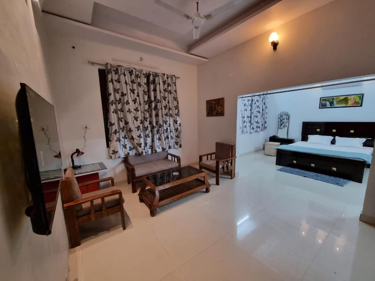 Leela Homestay Jabalpur - Lily - 2 Bhk Luxury Appartment Exteriér fotografie