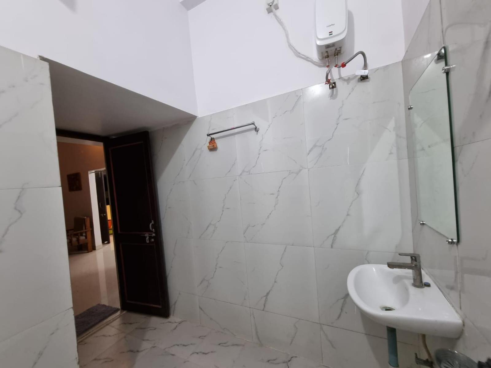 Leela Homestay Jabalpur - Lily - 2 Bhk Luxury Appartment Exteriér fotografie